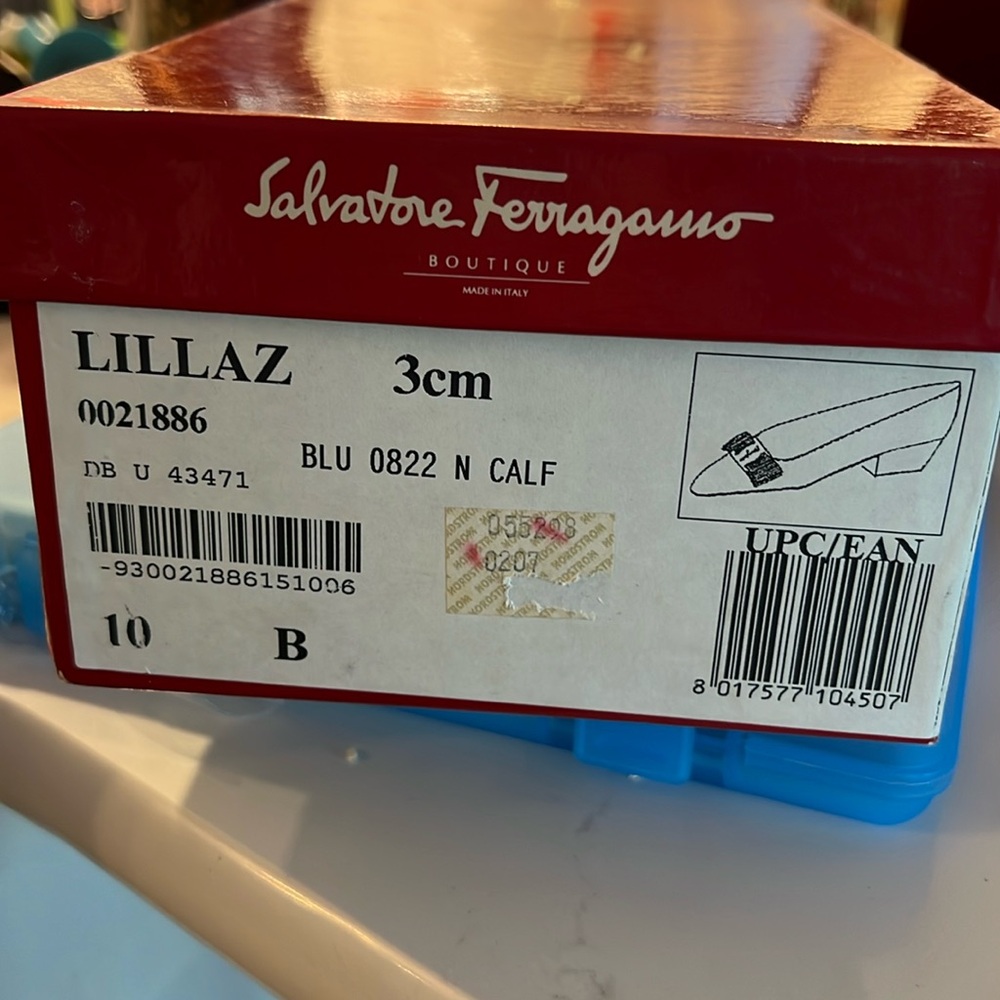 Salvatore Ferragamo Dark Blue Heels with Classic Design and Decorative Bow - Picture 7 of 9